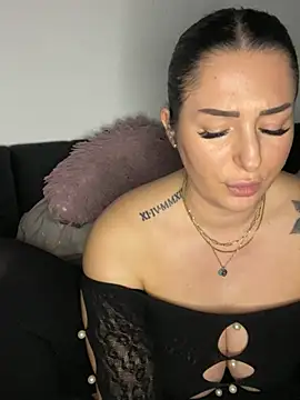 Mia-Bremer online show from March 2026 10:23:02 PM