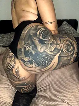 Mia-Bremer online show from December 2025 01:10:02 PM