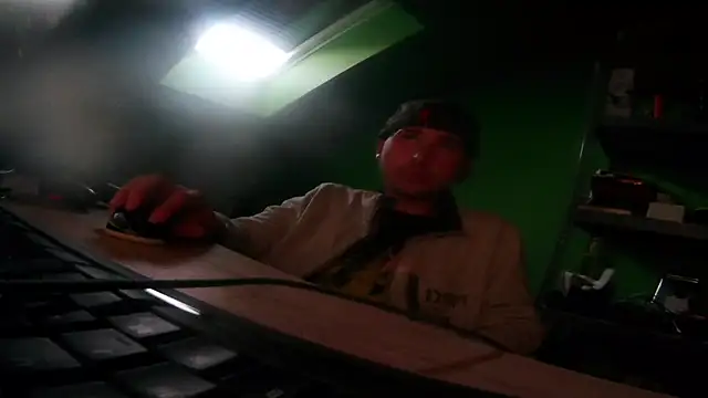 Snapshot of capoloveu chatting on October 2025 03:42:01 PM capoloveu online show from October 2025 03:42:01 PM