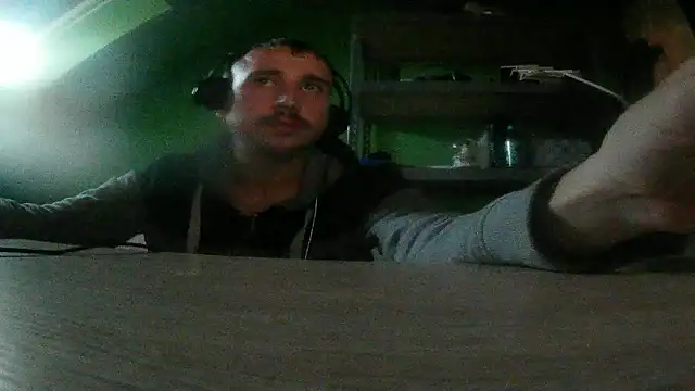 Snapshot of capoloveu chatting on March 2025 04:11:01 PM capoloveu online show from March 2025 04:11:01 PM