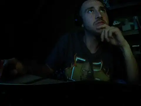 Snapshot of capoloveu chatting on November 2025 08:53:02 PM capoloveu online show from November 2025 08:53:02 PM