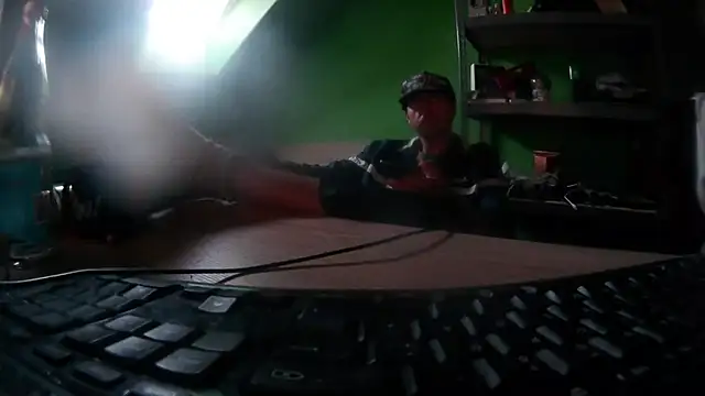 Snapshot of capoloveu chatting on October 2025 04:10:02 PM capoloveu online show from October 2025 04:10:02 PM