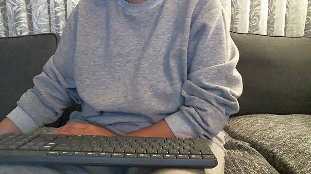 mysteriouscouple001 online show from February 2026 07:00:01 PM