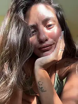 fenixgre online show from April 2026 06:31:02 PM