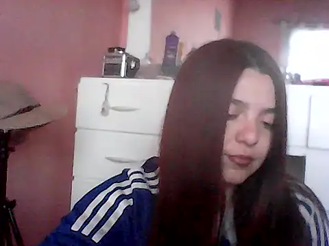 Snapshot of Oxitocina2000 chatting on November 2025 07:58:01 PM Oxitocina2000 online show from November 2025 07:58:01 PM