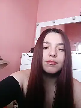 Snapshot of Oxitocina2000 chatting on June 2026 06:57:01 PM Oxitocina2000 online show from June 2026 06:57:01 PM