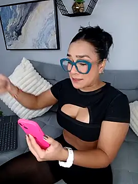 Amber Etan online show from April 2026 02:01:02 PM