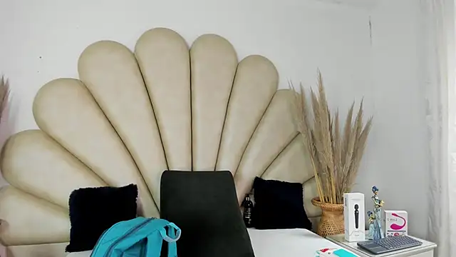 Natasha  Blue online show from October 2025 12:04:01 PM