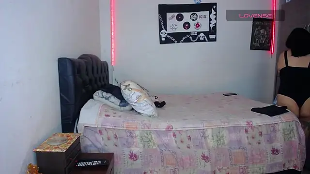 pinky violeta online show from March 2026 01:42:01 PM