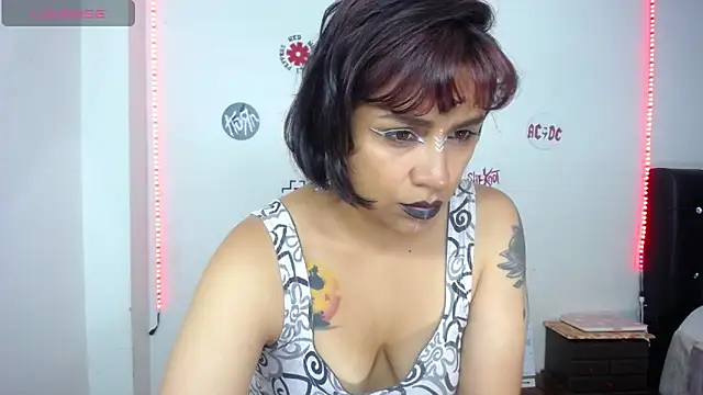 pinky violeta online show from May 2026 12:06:01 AM