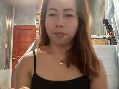 UrLove Marga online show from April 2026 10:27:02 PM