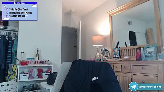 Snapshot of Lunobbione chatting on February 2026 05:37:01 PM Lunobbione online show from February 2026 05:37:01 PM