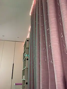 Alina Vibe Me online show from November 2025 11:38:01 PM