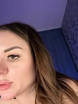 Snapshot of Alina_Vibe_Me chatting on February 2025 02:50:01 AM Alina Vibe Me online show from February 2025 02:50:01 AM