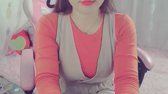 Snapshot of -R-Mai- chatting on December 2024 05:28:02 AM -R-Mai- online show from December 2024 05:28:02 AM