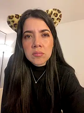 saori 10 online show from October 2025 11:00:02 PM