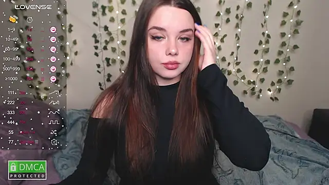 Snapshot of aliice_cutie chatting on January 2025 04:49:02 PM aliice cutie online show from January 2025 04:49:02 PM