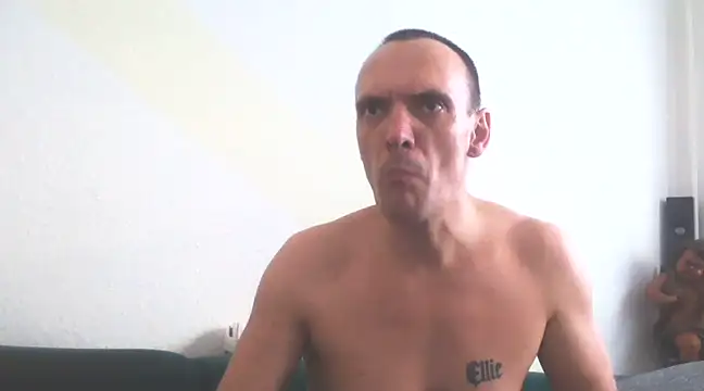 Snapshot of Penispumper81 chatting on March 2025 01:06:02 PM Penispumper81 online show from March 2025 01:06:02 PM