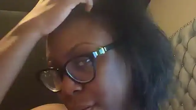 Snapshot of TrueeFantasee chatting on October 2025 05:58:02 PM TrueeFantasee online show from October 2025 05:58:02 PM