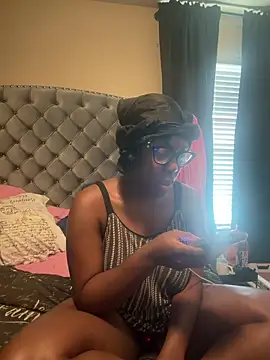 TrueeFantasee online show from November 2025 04:39:01 PM