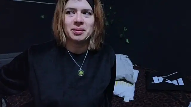 Carlafoxxx online show from November 2025 12:53:02 PM