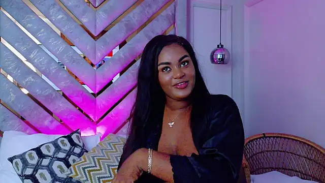 Noa Adams online show from November 2025 03:32:01 AM