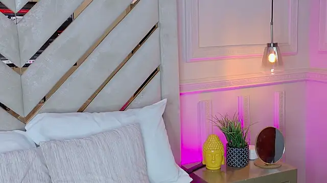 Noa Adams online show from March 2026 04:27:02 AM