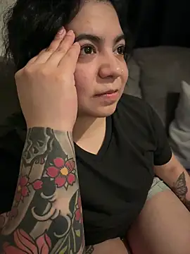 kimmiakiss22 online show from April 2026 05:03:01 AM