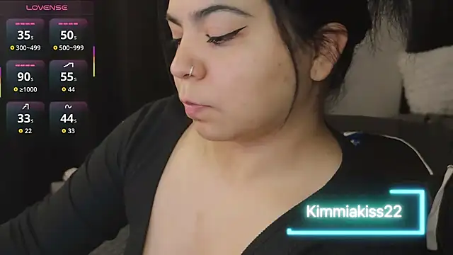 kimmiakiss22 online show from September 2025 11:53:01 PM