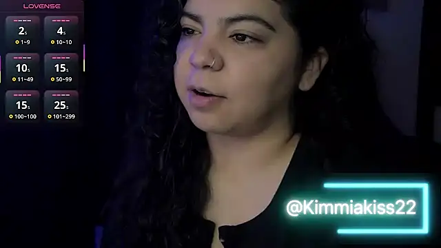 kimmiakiss22 online show from October 2025 06:08:01 PM