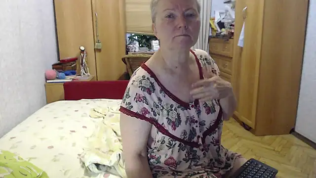 Snapshot of zarinafonliberman chatting on September 2025 06:06:02 AM zarinafonliberman online show from September 2025 06:06:02 AM