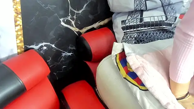 Snapshot of hot-threesome chatting on October 2025 03:32:01 AM hot-threesome online show from October 2025 03:32:01 AM