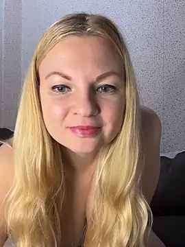 Snapshot of Julia_beauty chatting on January 2025 05:07:02 PM Julia beauty online show from January 2025 05:07:02 PM