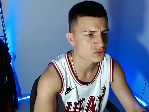 SHAT SEX online show from April 2026 02:01:01 AM