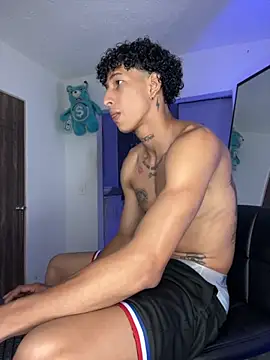 Snapshot of mike_casseano chatting on September 2025 04:57:01 PM mike casseano online show from September 2025 04:57:01 PM