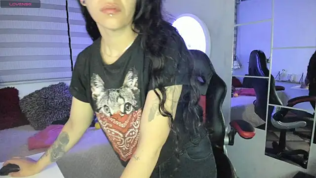 natasha logan  online show from May 2026 04:01:01 AM
