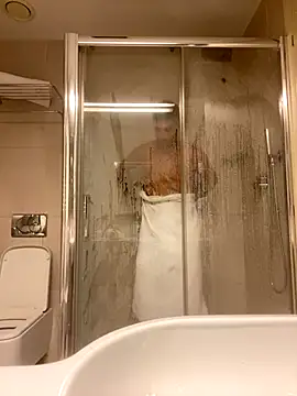 Snapshot of Fellix chatting on October 2025 04:50:01 PM Fellix online show from October 2025 04:50:01 PM