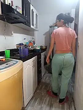 catire2323 online show from December 2025 08:20:01 PM