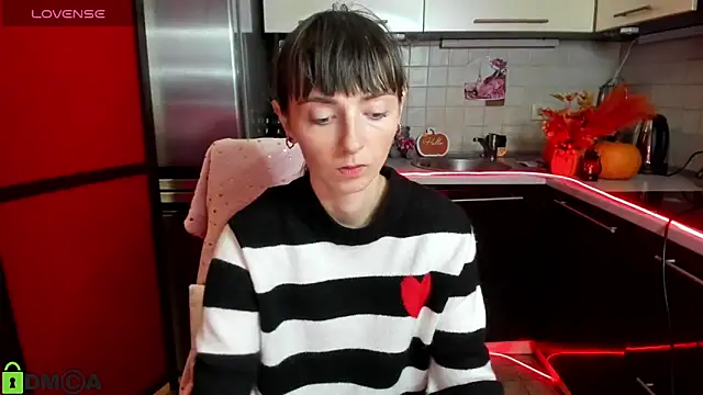 Snapshot of TayanaJons chatting on November 2025 07:53:02 AM TayanaJons online show from November 2025 07:53:02 AM