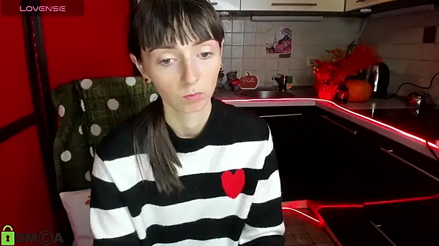 Snapshot of TayanaJons chatting on November 2025 07:55:01 AM TayanaJons online show from November 2025 07:55:01 AM