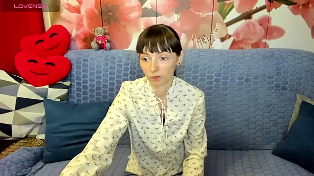 TayanaJons online show from May 2026 07:00:01 AM