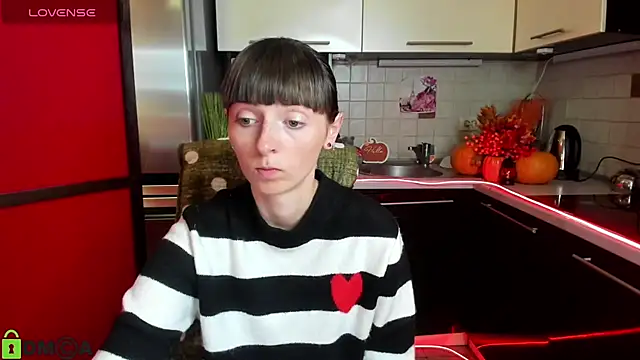 Snapshot of TayanaJons chatting on October 2025 06:57:01 AM TayanaJons online show from October 2025 06:57:01 AM