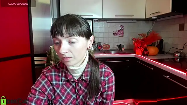 Snapshot of TayanaJons chatting on November 2025 07:53:01 AM TayanaJons online show from November 2025 07:53:01 AM