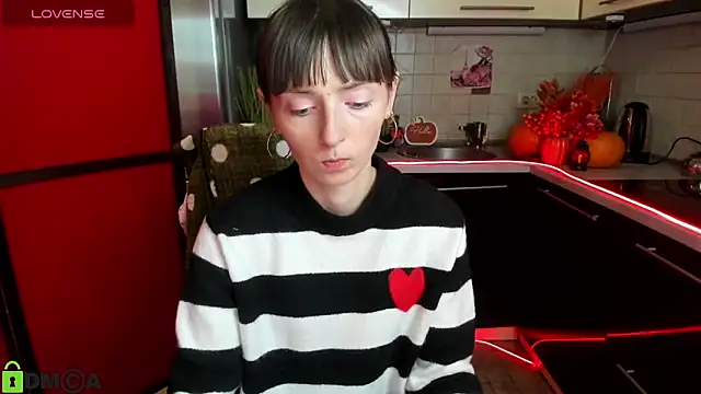 Snapshot of TayanaJons chatting on November 2025 07:56:01 AM TayanaJons online show from November 2025 07:56:01 AM