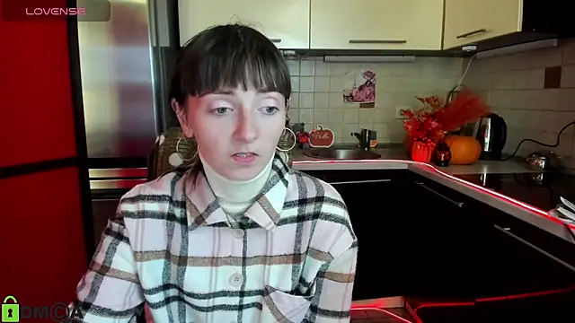 Snapshot of TayanaJons chatting on November 2025 08:03:02 AM TayanaJons online show from November 2025 08:03:02 AM