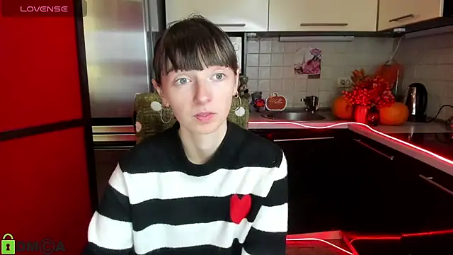 Snapshot of TayanaJons chatting on November 2025 07:57:01 AM TayanaJons online show from November 2025 07:57:01 AM