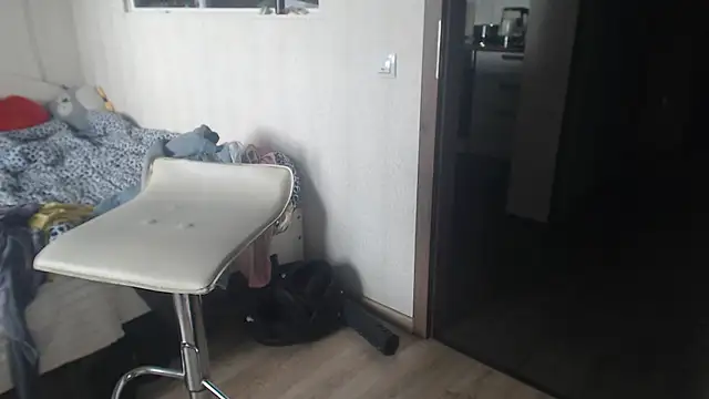 amanda kiss kiss online show from May 2026 01:36:01 PM