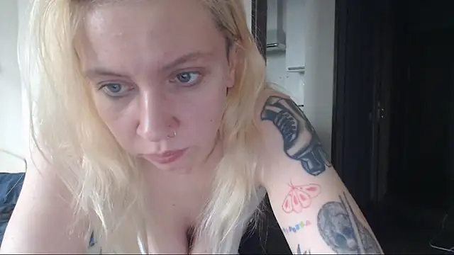 Snapshot of amanda_kiss_kiss chatting on November 2025 12:10:02 PM amanda kiss kiss online show from November 2025 12:10:02 PM