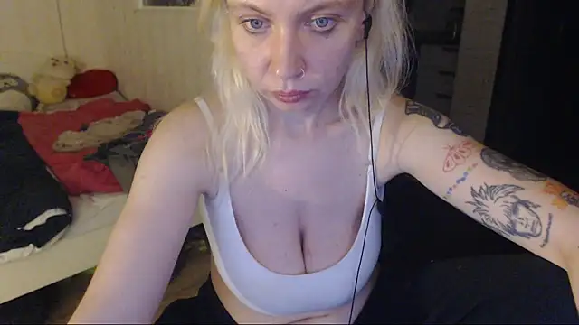 Snapshot of amanda_kiss_kiss chatting on November 2025 07:50:02 PM amanda kiss kiss online show from November 2025 07:50:02 PM