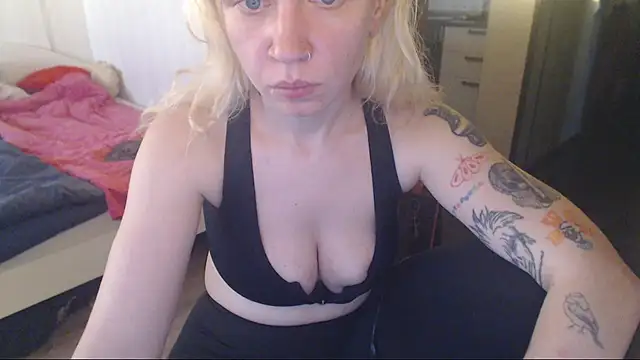 Snapshot of amanda_kiss_kiss chatting on December 2025 12:22:02 PM amanda kiss kiss online show from December 2025 12:22:02 PM